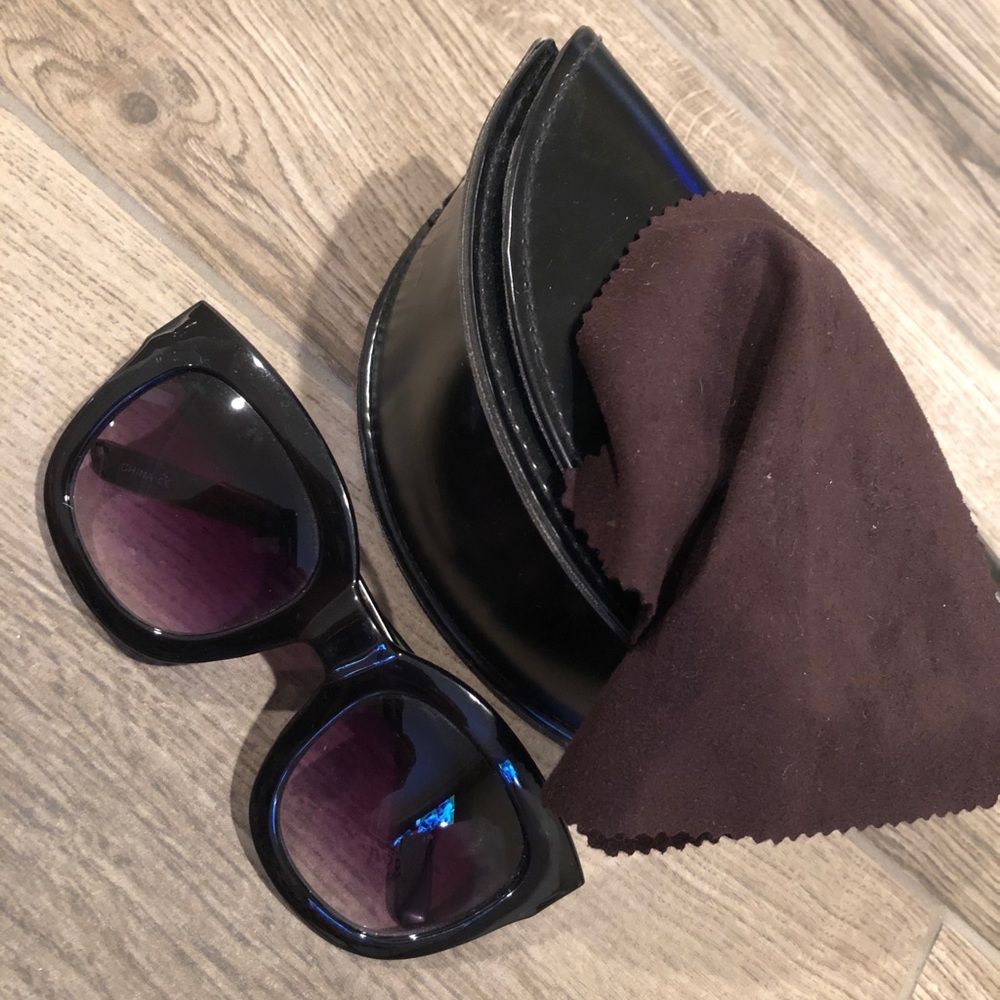 Black sunglasses